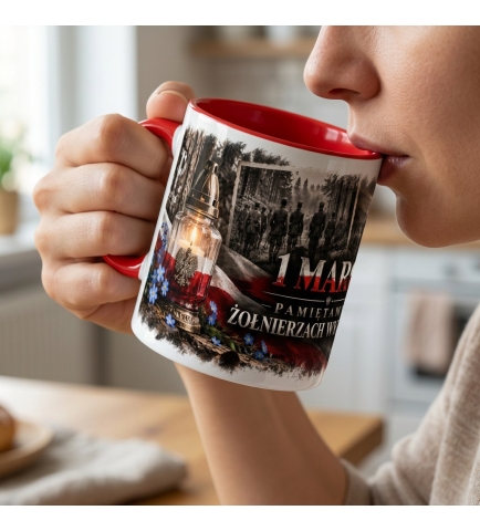 Kubek Patriotyczny 1 Marca Żołnierze Wyklęci Czerwone Wnętrze 330 ml